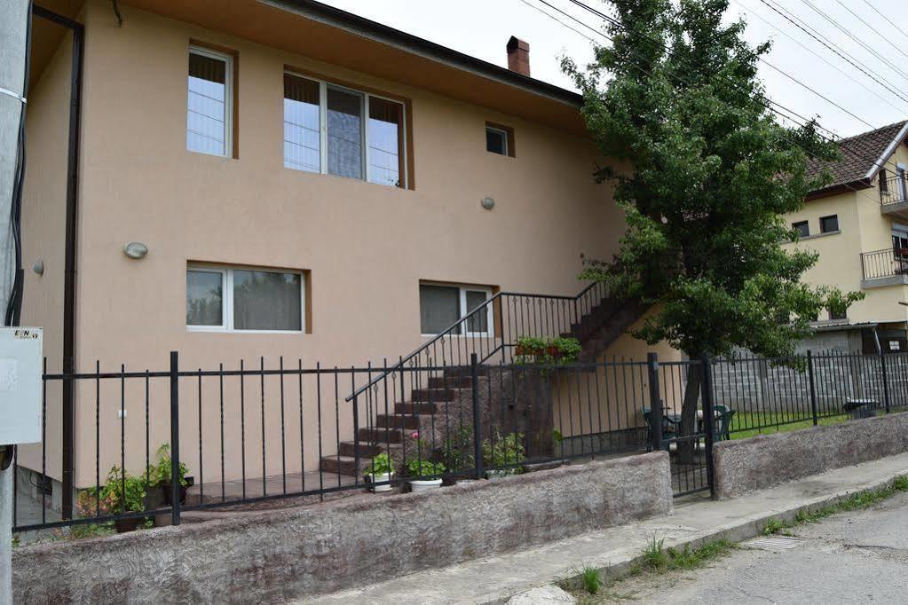 Mariana Apartment 帕维尔巴尼亚 外观 照片